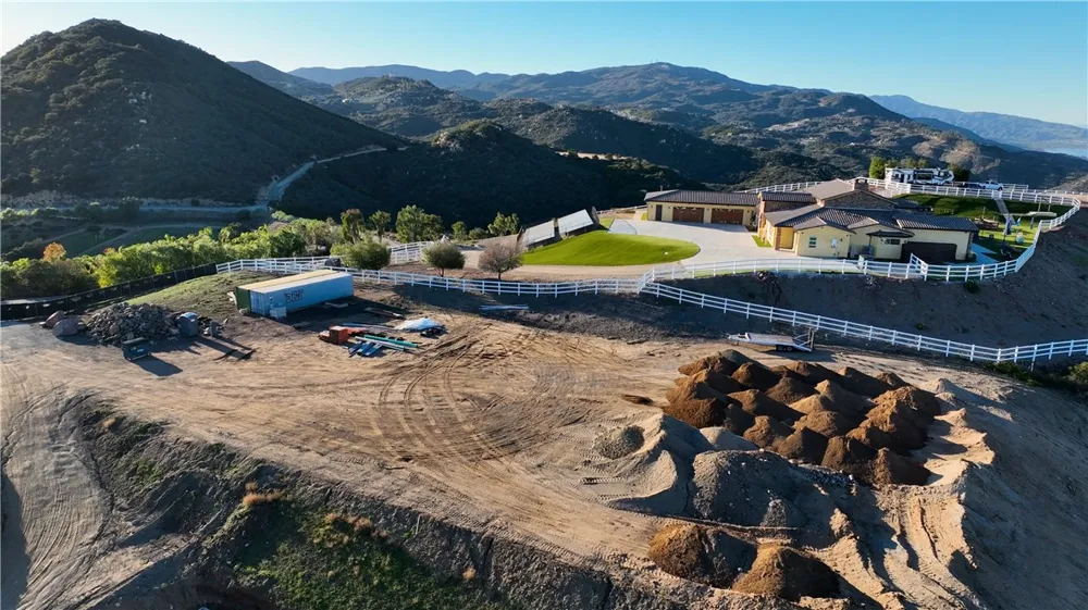 37553 Via Vista Grande Murrieta, CA 92562