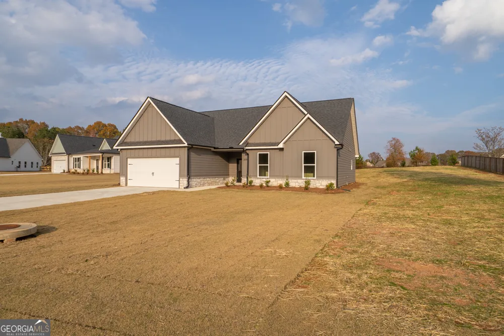 205 Squirrel RUN Good Hope, GA 30641