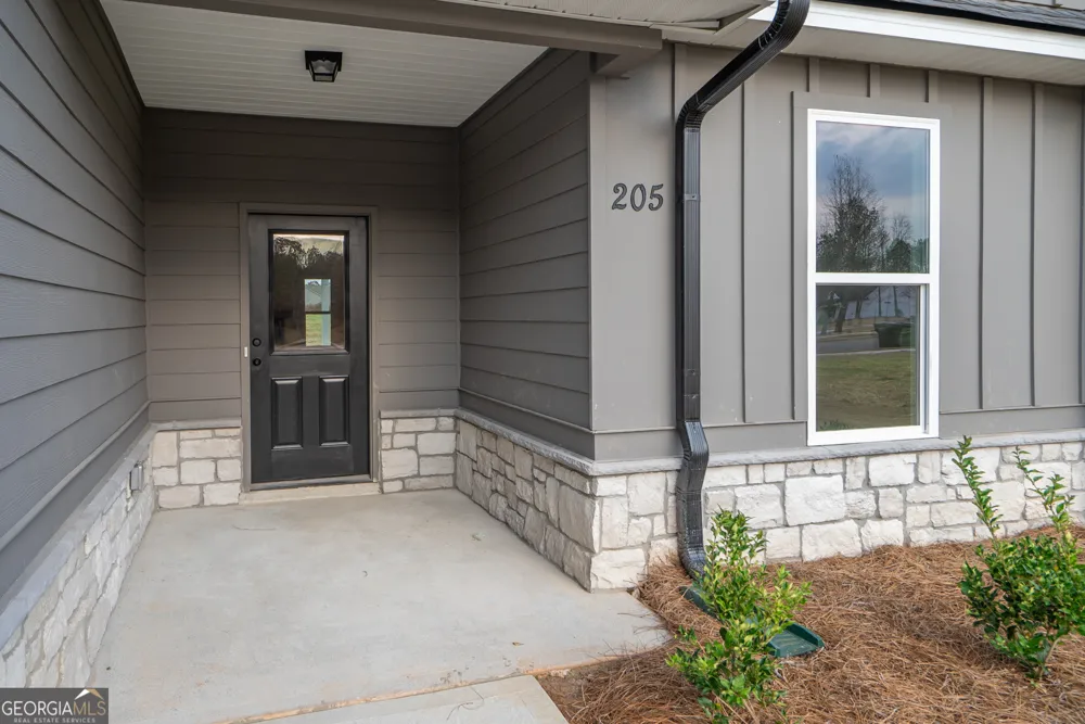 205 Squirrel RUN Good Hope, GA 30641