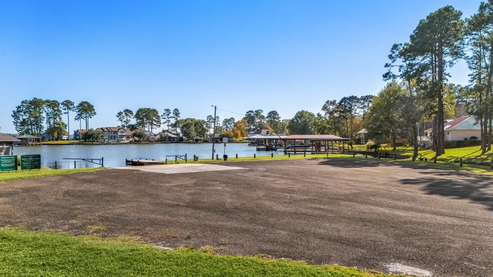 592 Lakefront Drive Onalaska, TX 77360