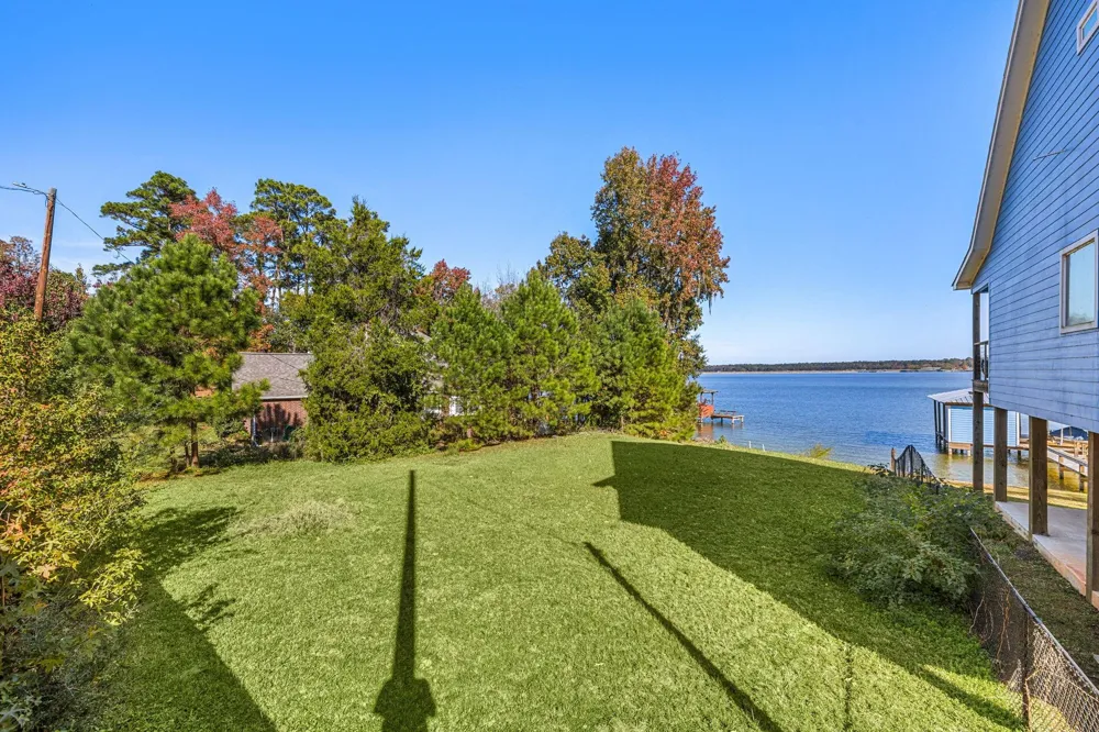 592 Lakefront Drive Onalaska, TX 77360