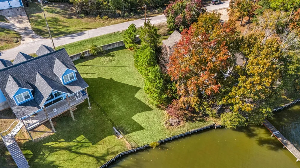 592 Lakefront Drive Onalaska, TX 77360