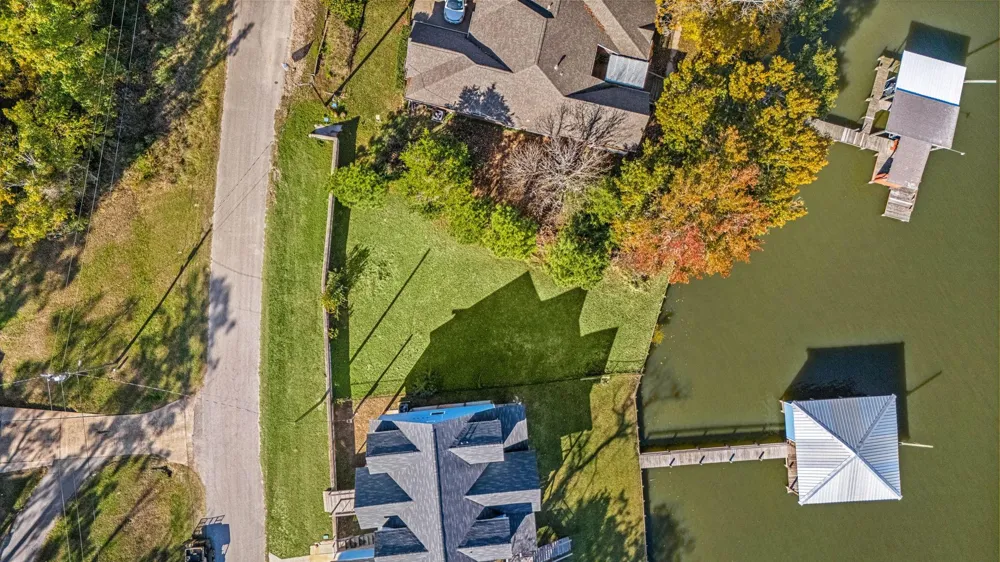 592 Lakefront Drive Onalaska, TX 77360