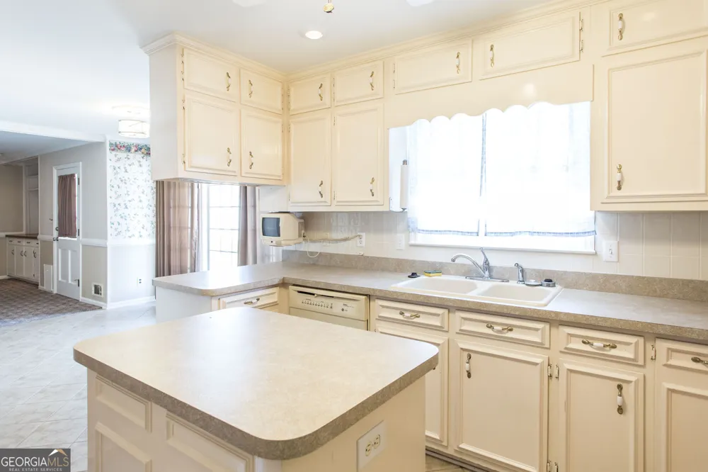 402 Preston ST Waycross, GA 31501