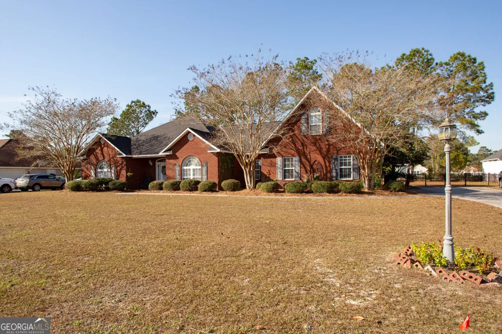 851 Carriage LN Waycross, GA 31503