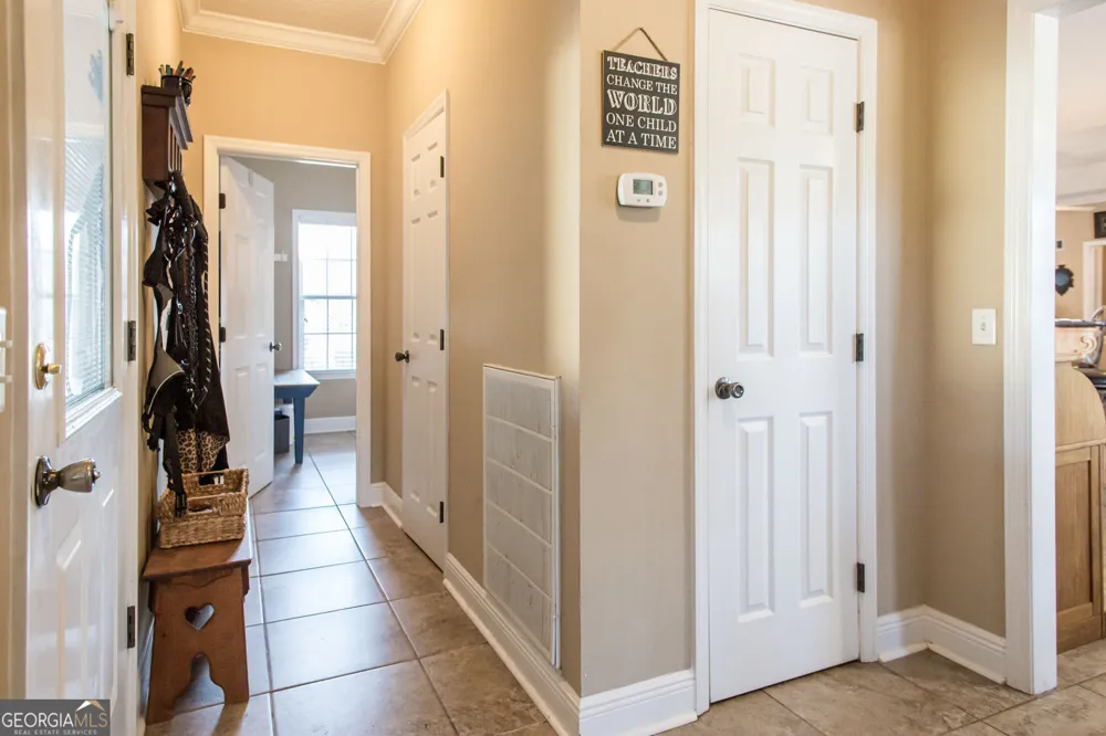 851 Carriage LN Waycross, GA 31503