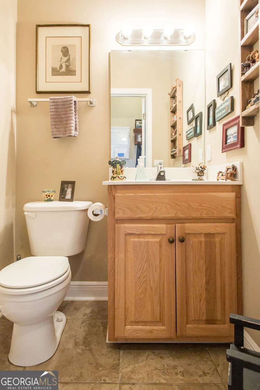851 Carriage LN Waycross, GA 31503