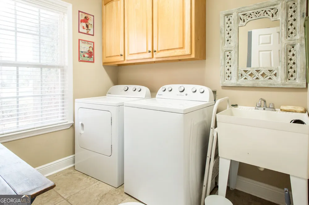 851 Carriage LN Waycross, GA 31503