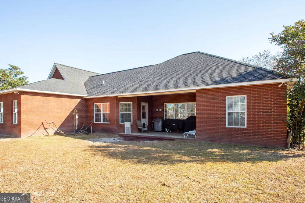 851 Carriage LN Waycross, GA 31503