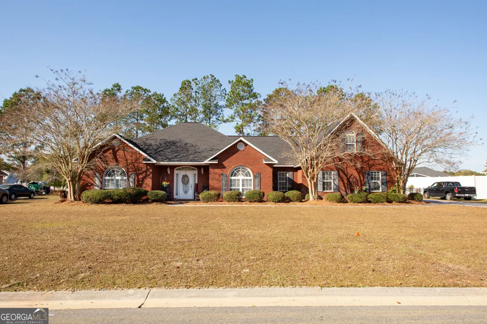 851 Carriage LN Waycross, GA 31503