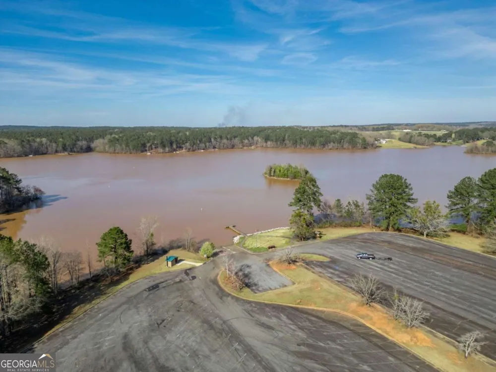 1020 Twin Rivers RD Greensboro, GA 30642