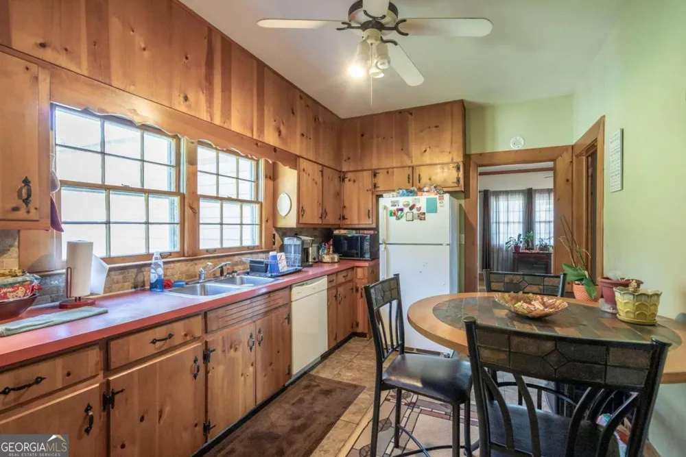 1020 Twin Rivers RD Greensboro, GA 30642