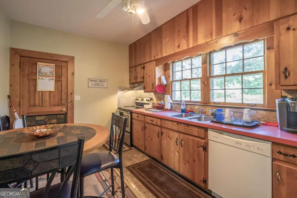 1020 Twin Rivers RD Greensboro, GA 30642