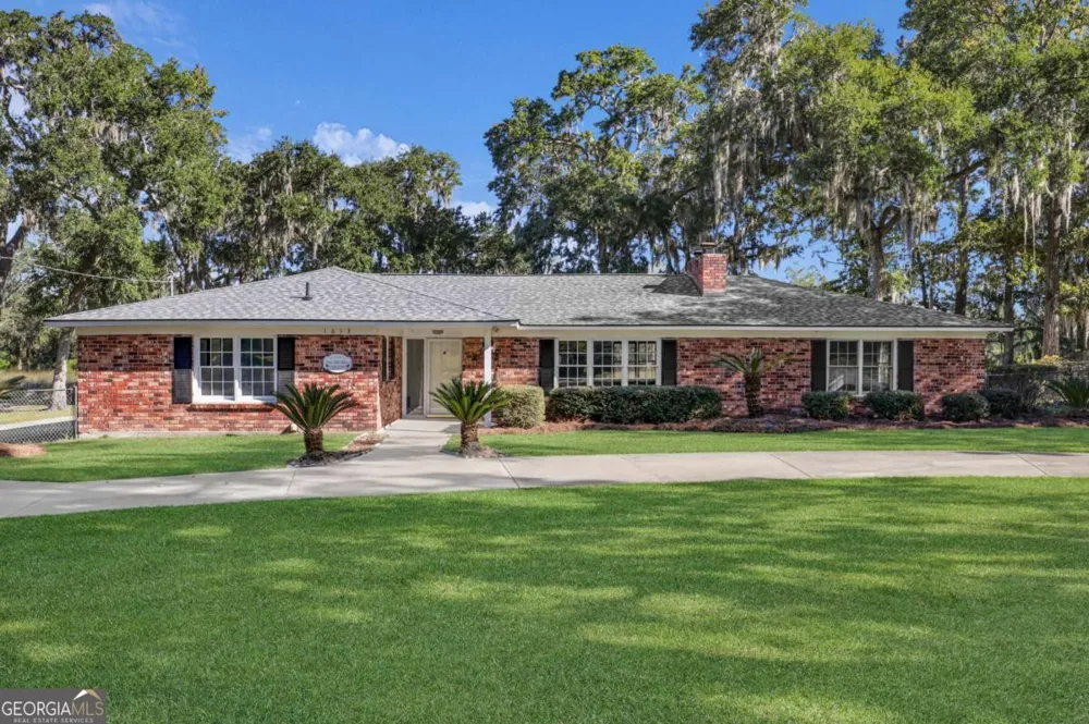 1613 Lake DR Midway, GA 31320