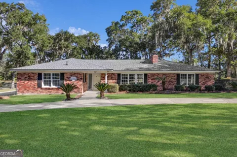 1613 Lake DR