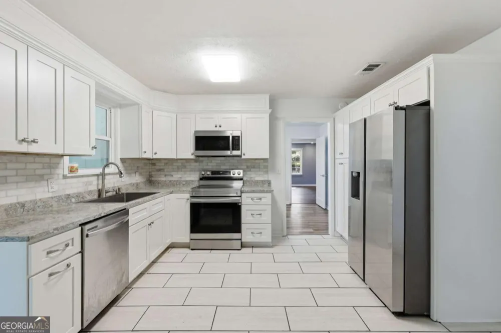 1613 Lake DR Midway, GA 31320