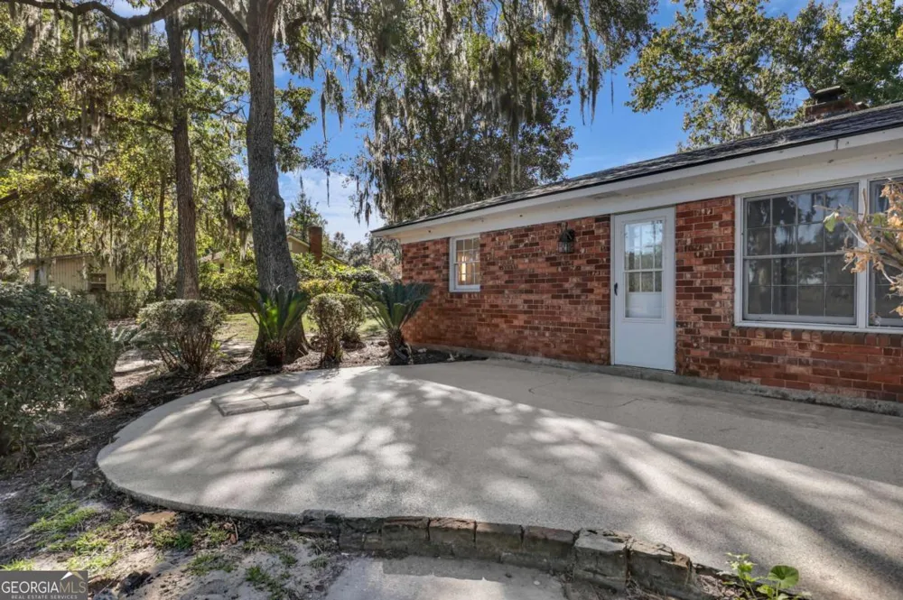 1613 Lake DR Midway, GA 31320