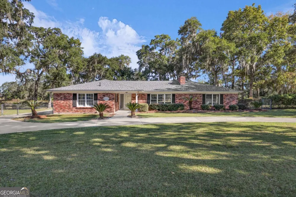 1613 Lake DR Midway, GA 31320
