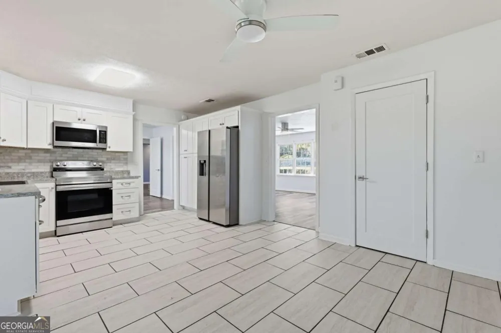 1613 Lake DR Midway, GA 31320