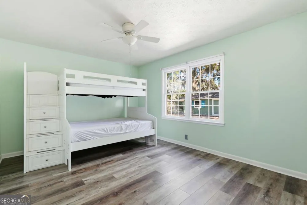 1613 Lake DR Midway, GA 31320