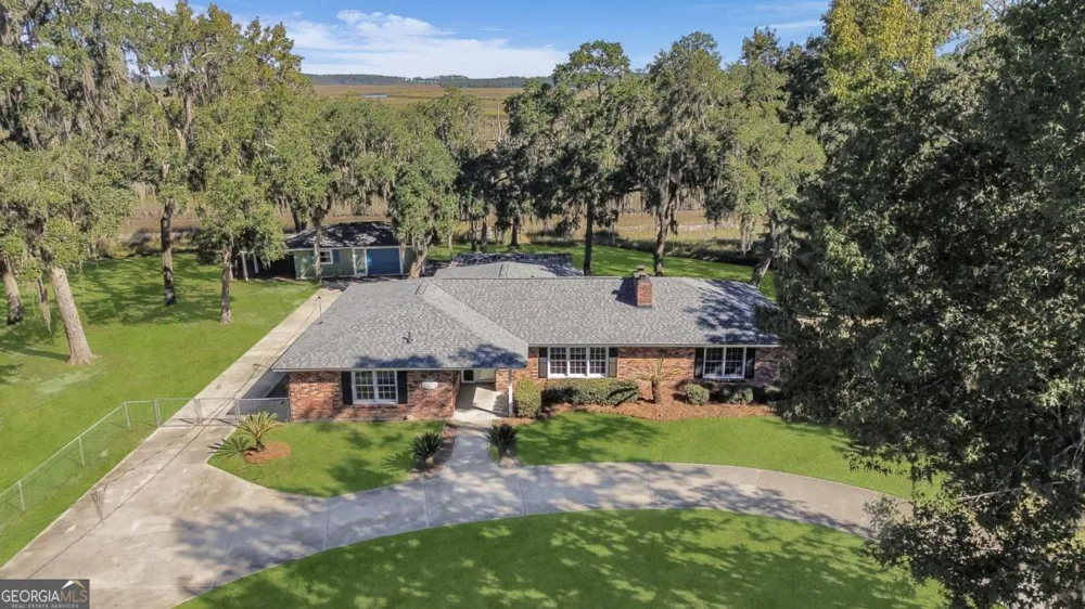 1613 Lake DR Midway, GA 31320
