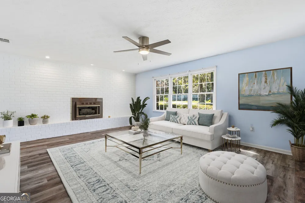 1613 Lake DR Midway, GA 31320
