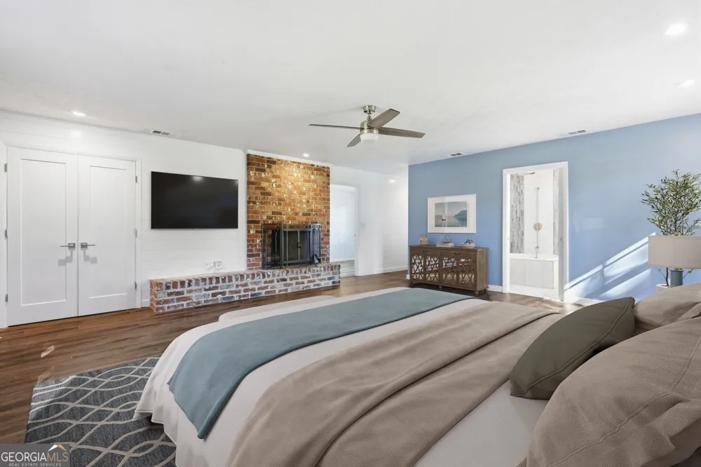 1613 Lake DR Midway, GA 31320