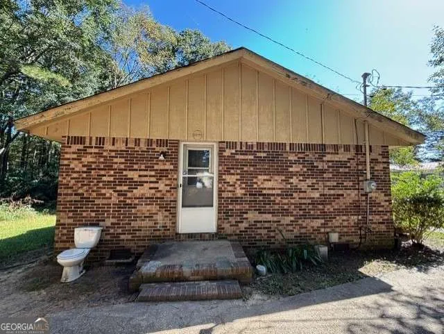 1061 Porter DR Elberton, GA 30635