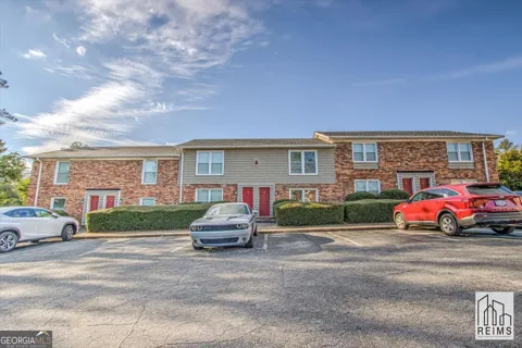2201 Walden DR