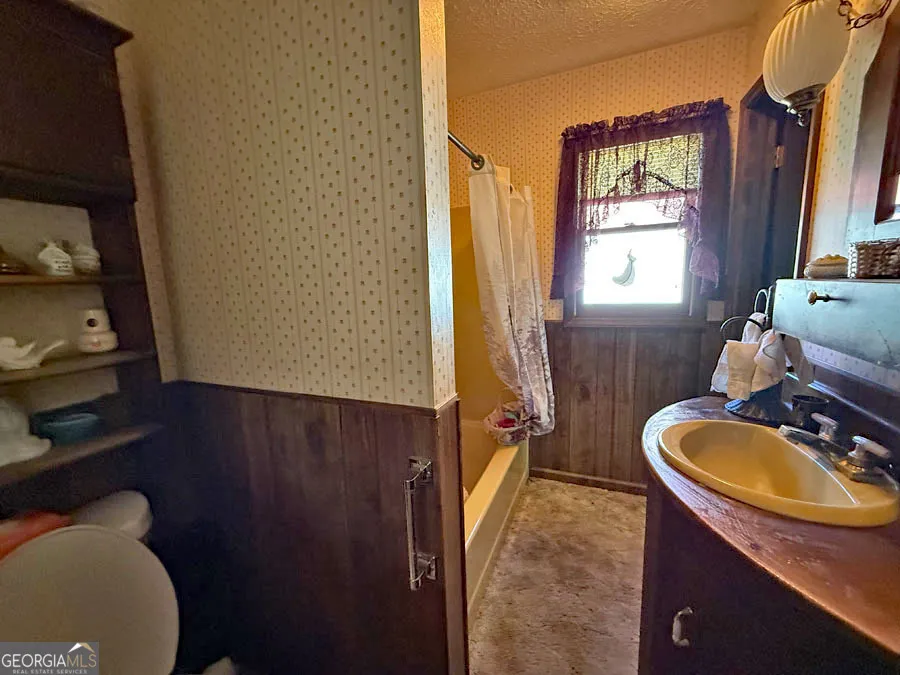 410 Cedar ST Lavonia, GA 30553