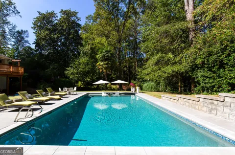 485 Riverside PKWY