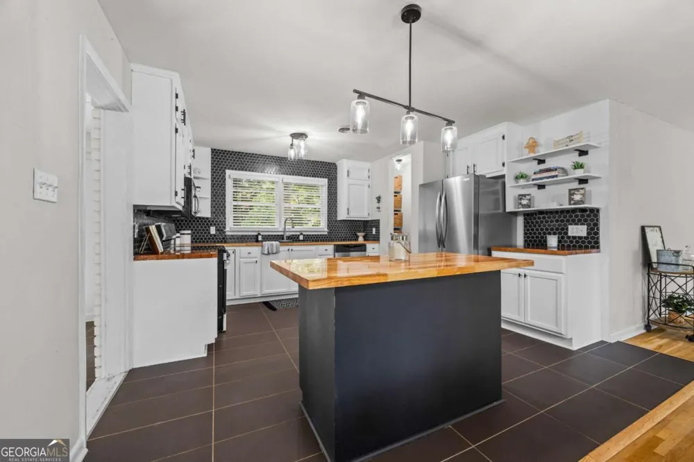 110 Valley RD Toccoa, GA 30577