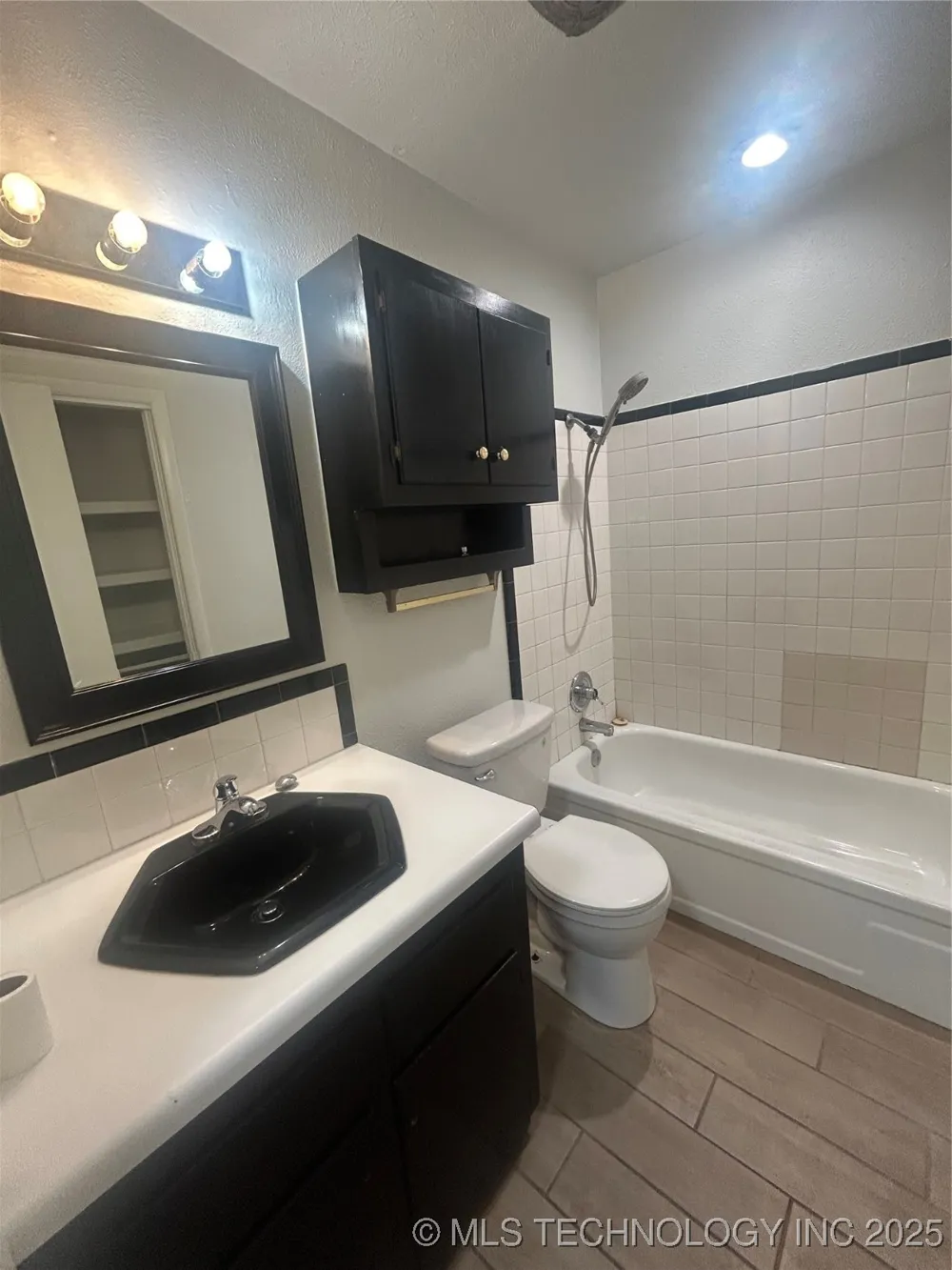 4909 S Utica Avenue #D