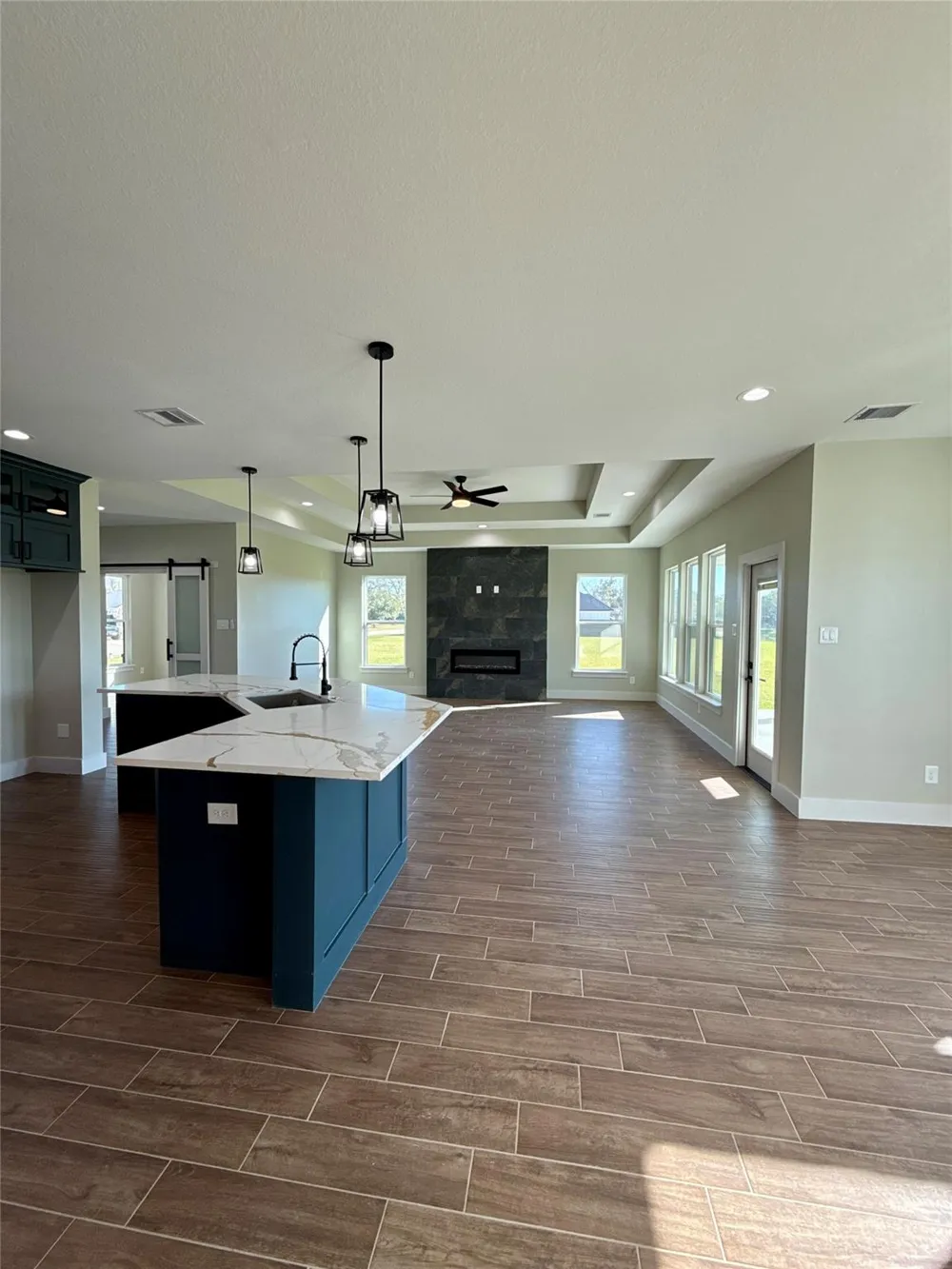 237 Crestview Drive West Columbia, TX 77486