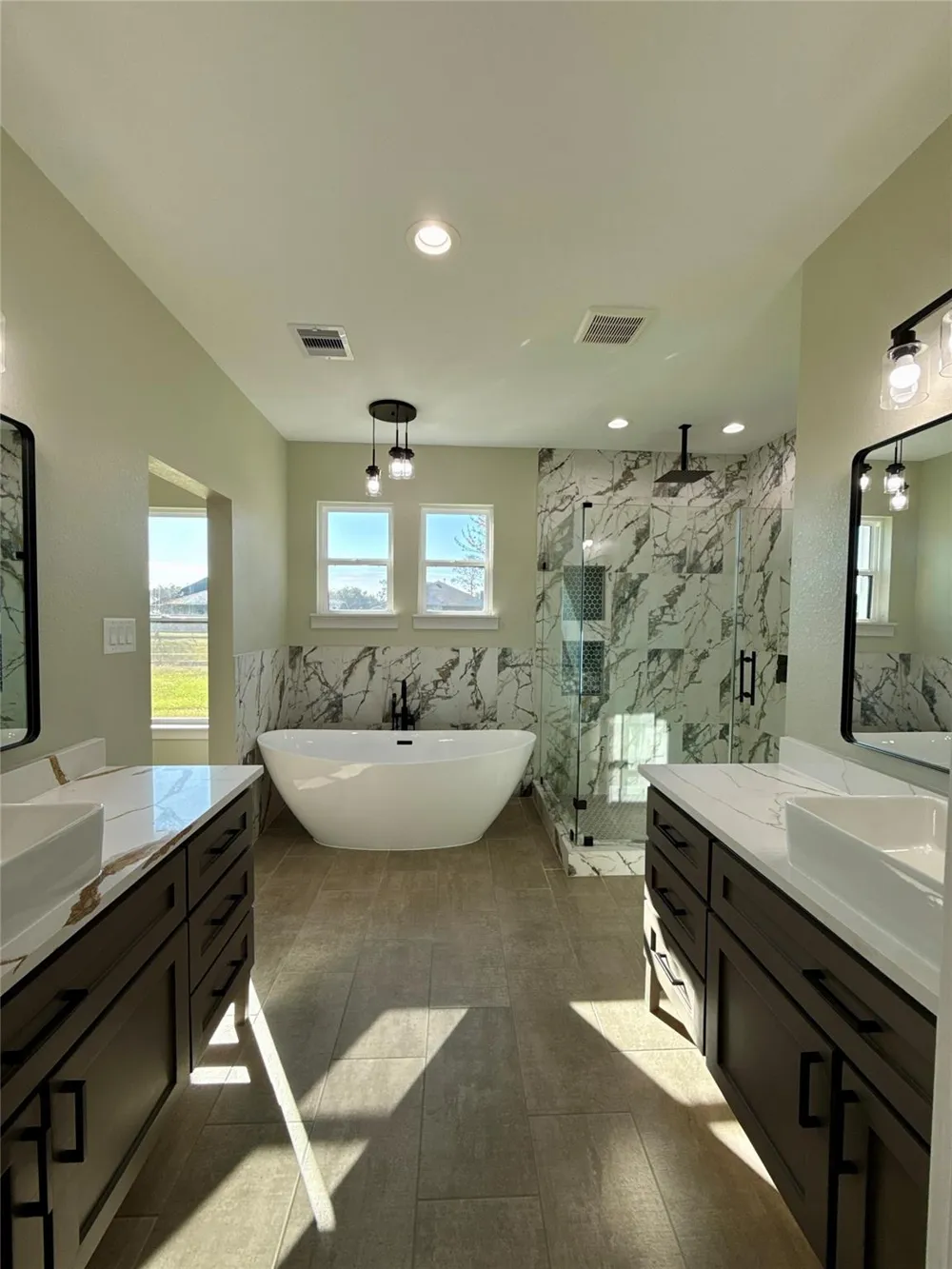 237 Crestview Drive West Columbia, TX 77486