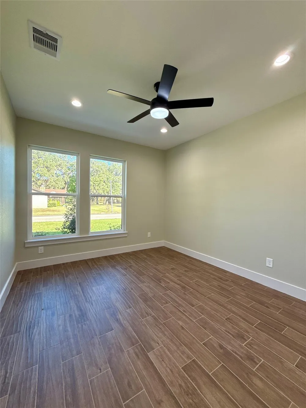237 Crestview Drive West Columbia, TX 77486