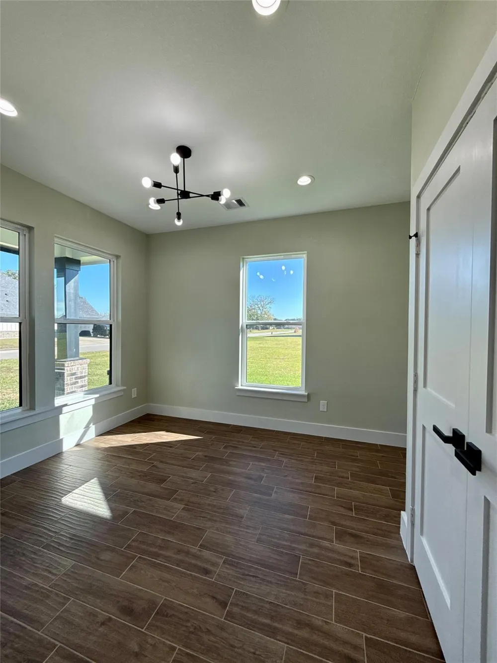 237 Crestview Drive West Columbia, TX 77486