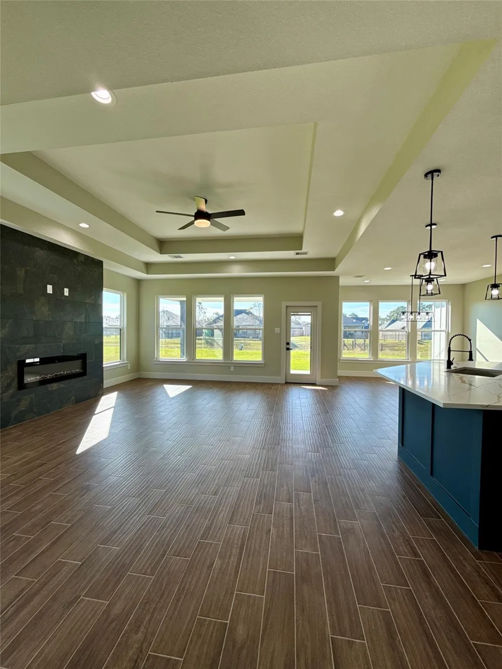 237 Crestview Drive West Columbia, TX 77486