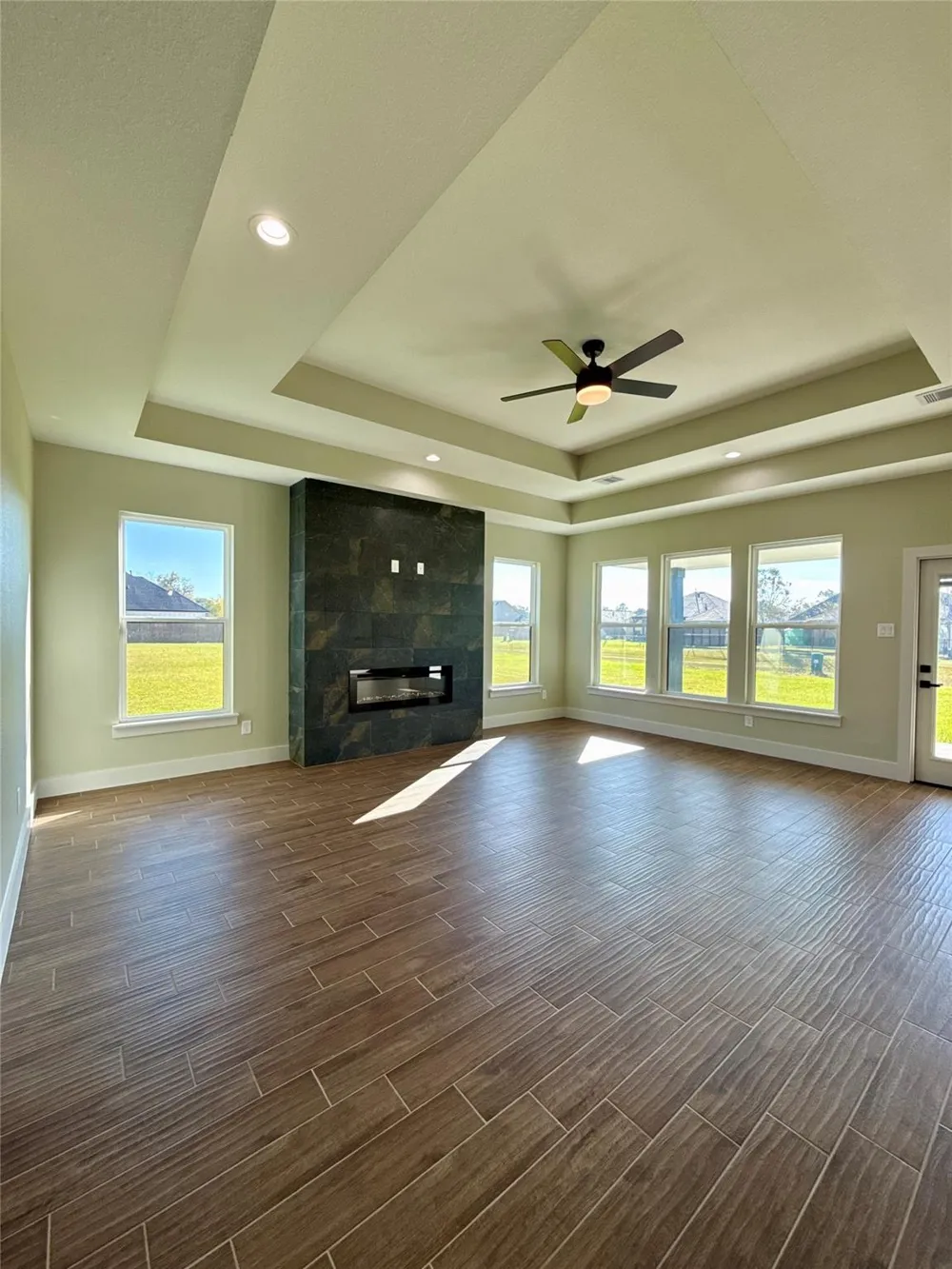 237 Crestview Drive West Columbia, TX 77486