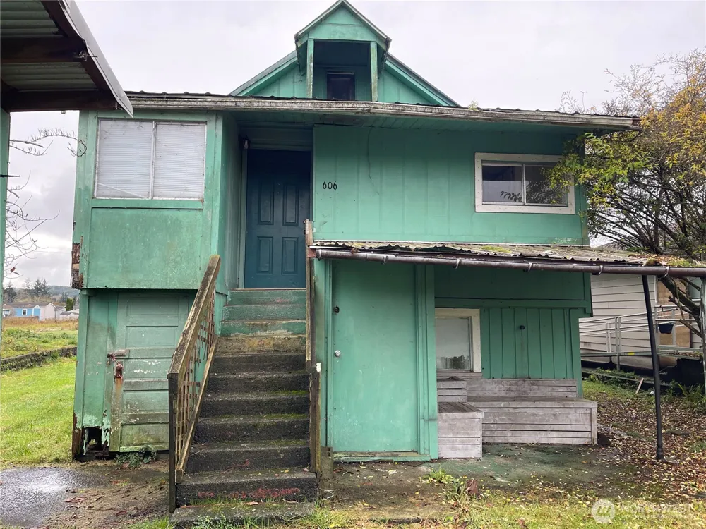 606 Schley Aberdeen, WA 98520
