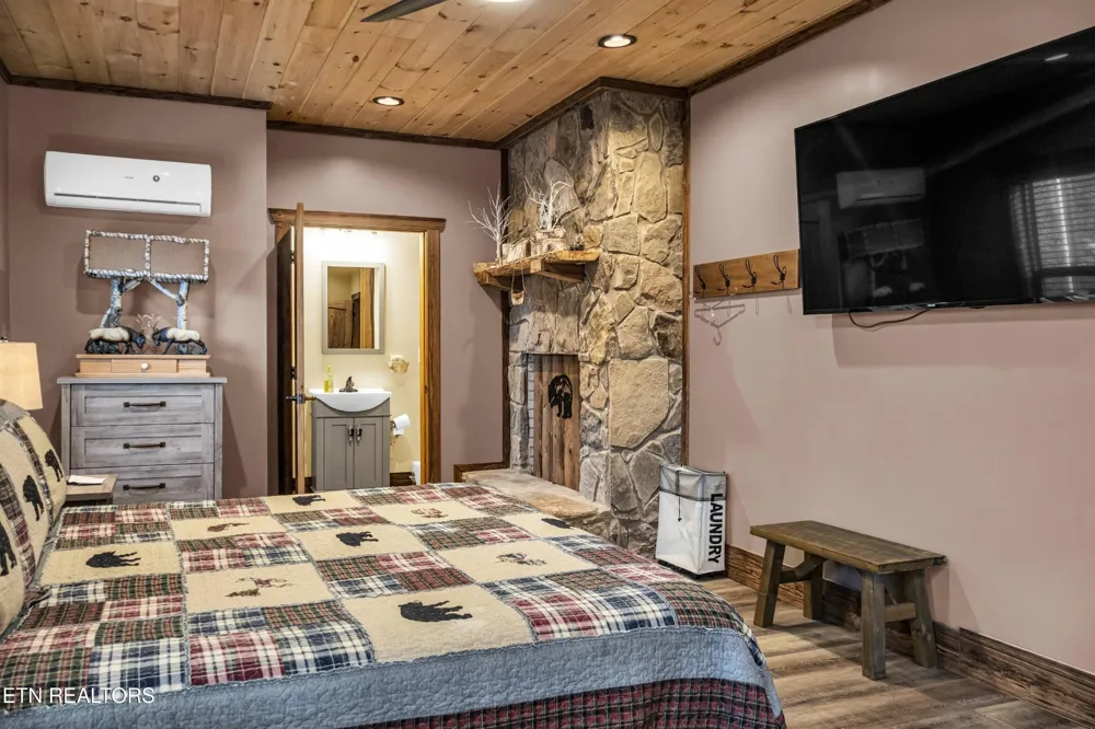 173 Rafter Rd Tellico Plains, TN 37385
