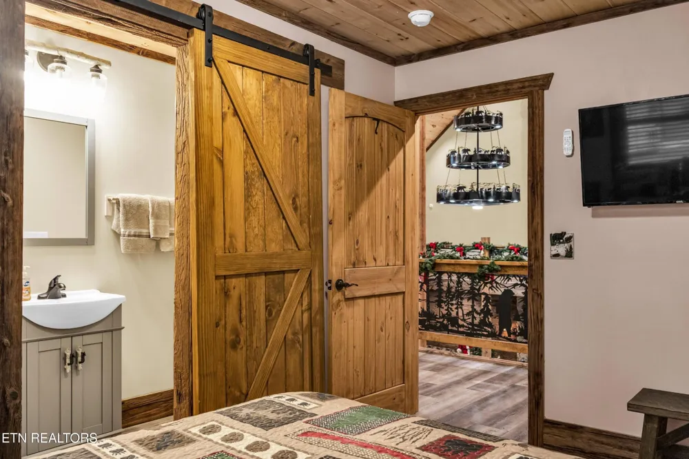 173 Rafter Rd Tellico Plains, TN 37385
