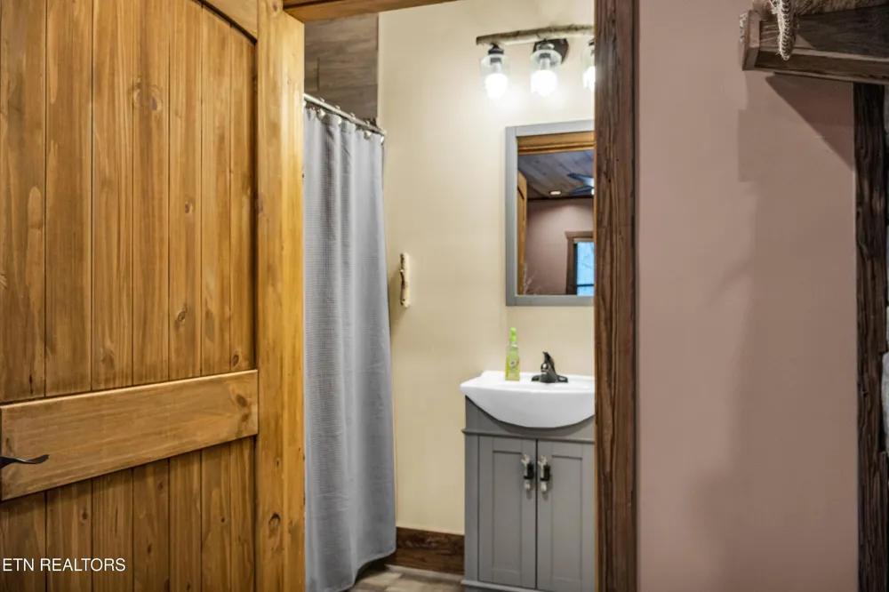 173 Rafter Rd Tellico Plains, TN 37385