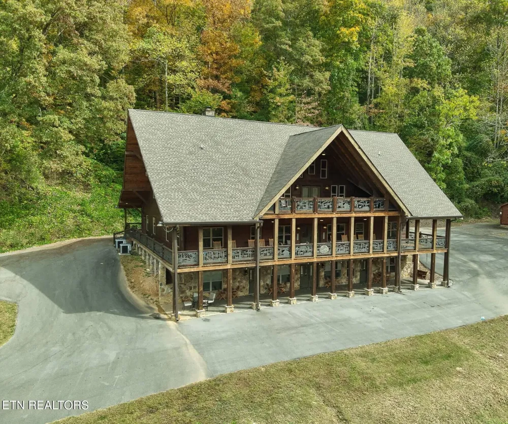173 Rafter Rd Tellico Plains, TN 37385