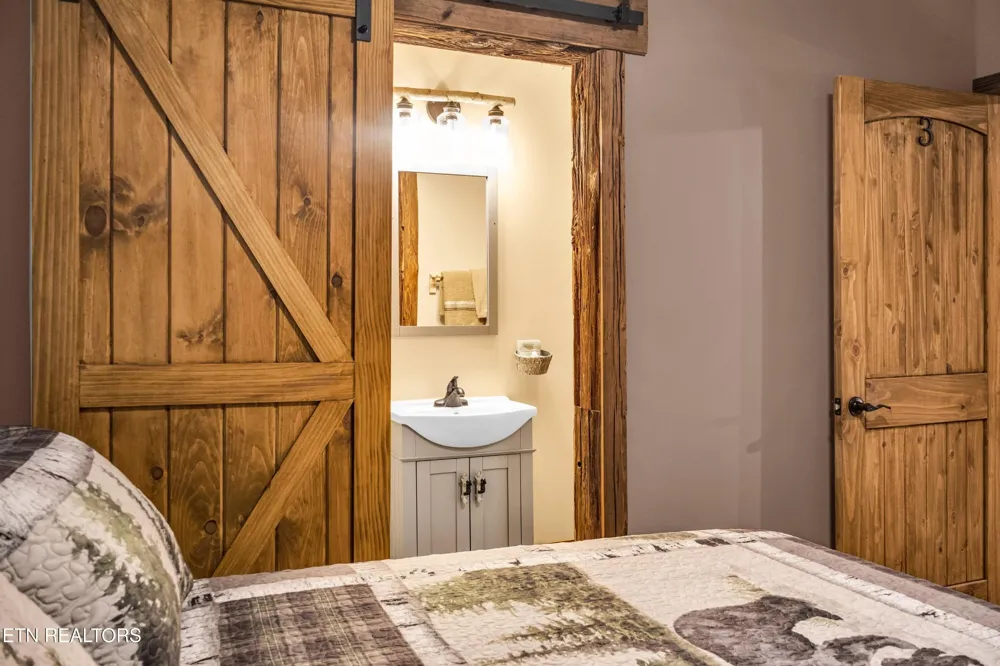 173 Rafter Rd Tellico Plains, TN 37385