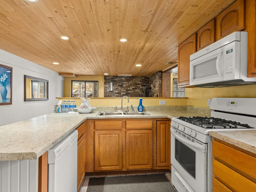 3175 Strand Road Muskegon, MI 49445