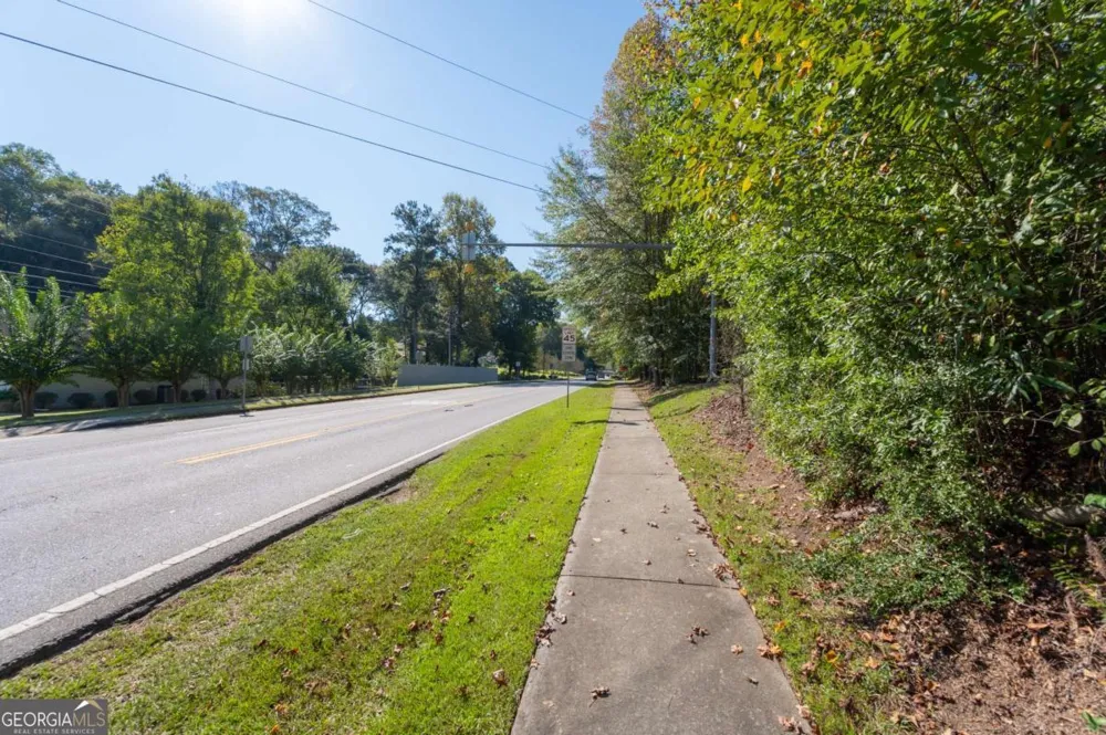 2526 New Macland RD Powder Springs, GA 30127