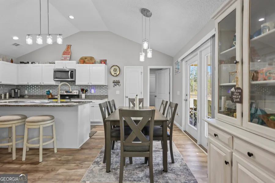 192 Hummingbird LN Jesup, GA 31545