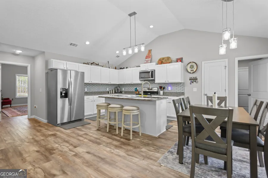 192 Hummingbird LN Jesup, GA 31545