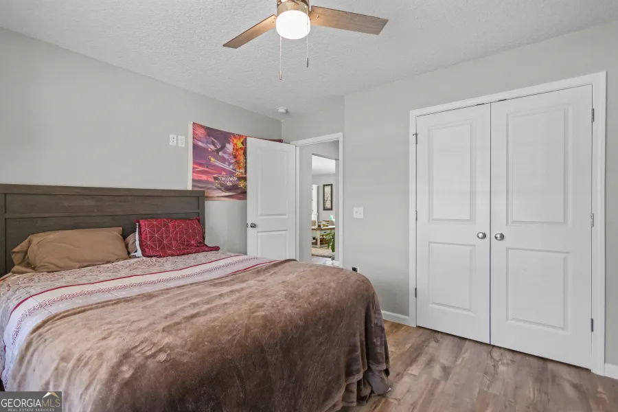192 Hummingbird LN Jesup, GA 31545